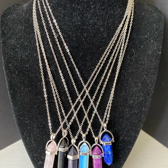 Crystal stone necklace - Picture 2 of 3